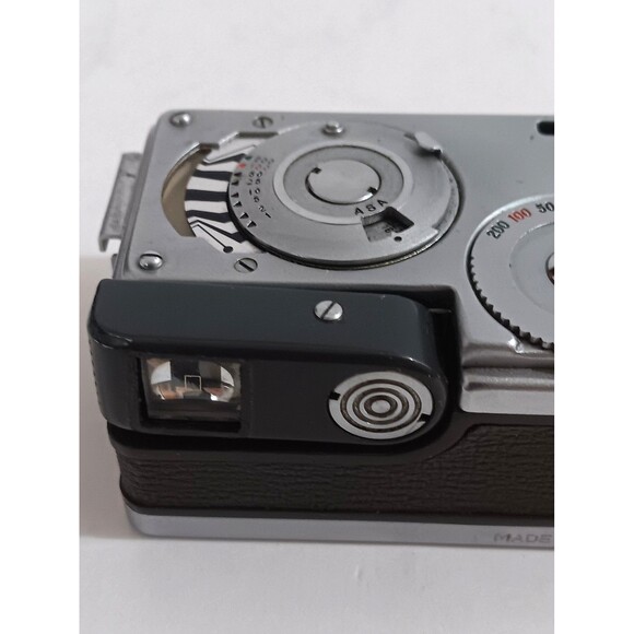 Vintage Mamiya 16 Automatic Camera & Case- turns on - Picture 3 of 11